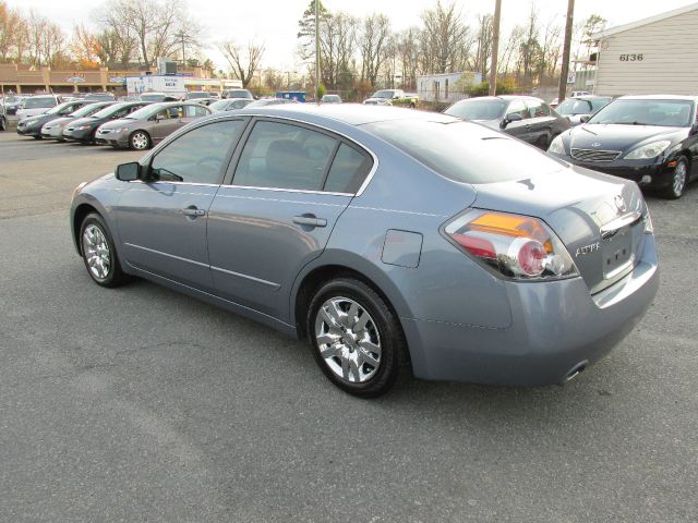 Nissan Altima Pickupslt Quad Cab SWB 4WD 4x4 Truck Sedan