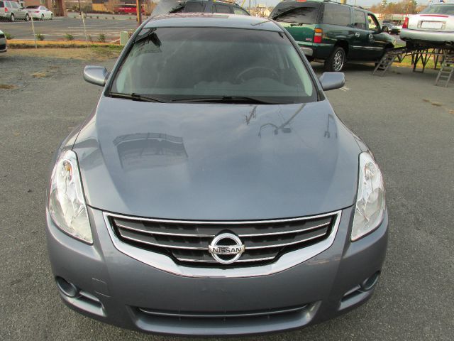 Nissan Altima 2010 photo 1