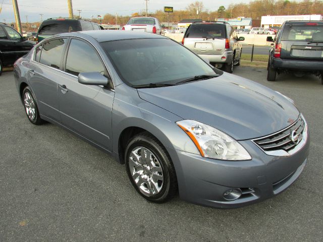 Nissan Altima 2010 photo 3