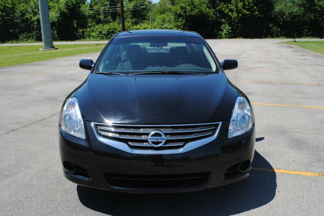 Nissan Altima 2010 photo 2