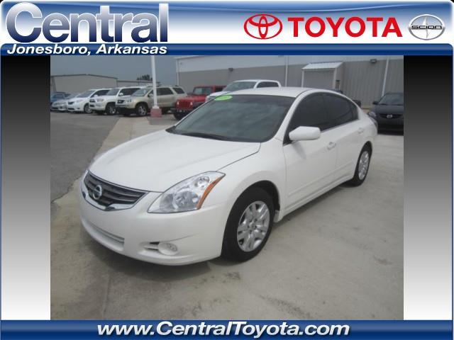 Nissan Altima 2010 photo 4
