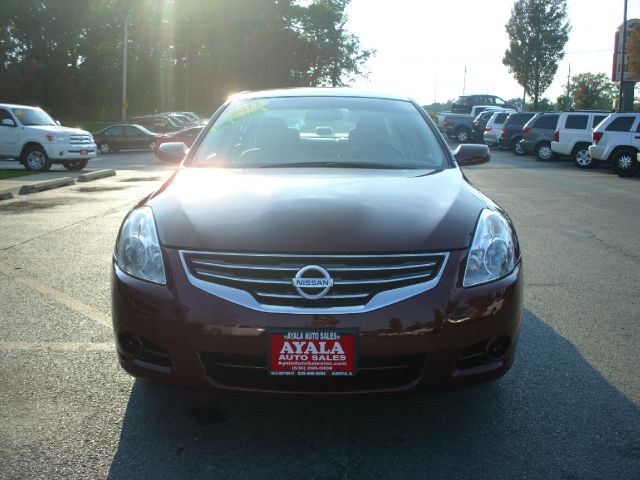 Nissan Altima Pickupslt Quad Cab SWB 4WD 4x4 Truck Sedan