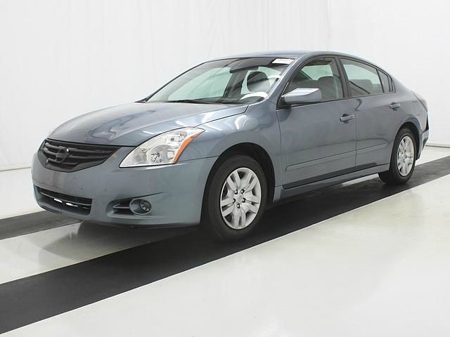 Nissan Altima 2010 photo 1