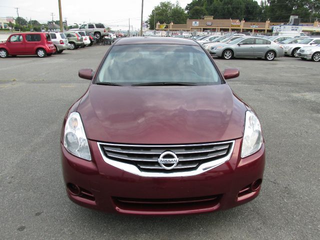 Nissan Altima Pickupslt Quad Cab SWB 4WD 4x4 Truck Sedan