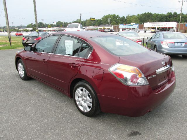 Nissan Altima 2010 photo 3