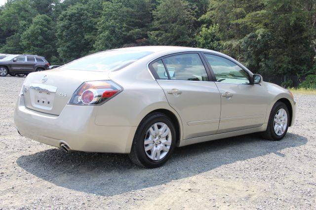 Nissan Altima Pickupslt Quad Cab SWB 4WD 4x4 Truck Sedan