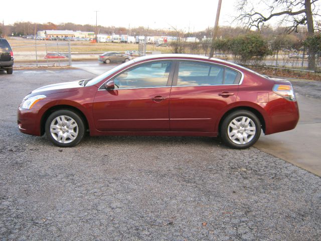 Nissan Altima 2010 photo 1