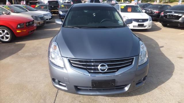 Nissan Altima 2010 photo 4