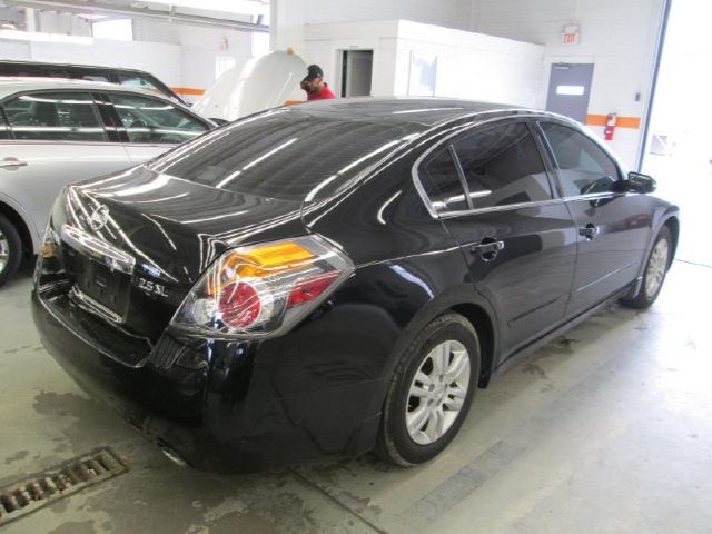 Nissan Altima 2010 photo 1