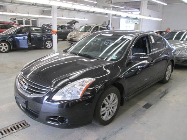 Nissan Altima 2010 photo 2