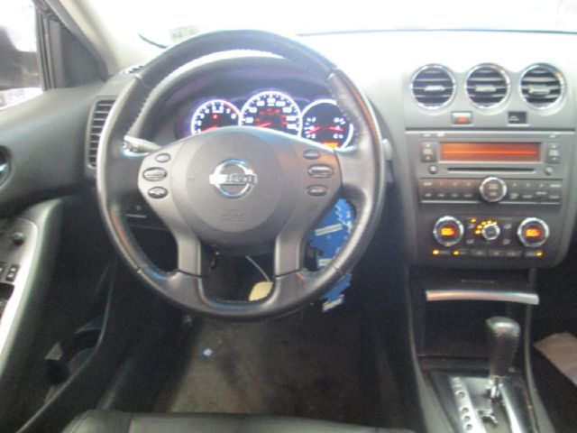Nissan Altima 2010 photo 3