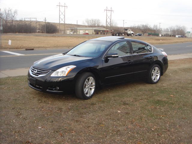 Nissan Altima 2010 photo 1