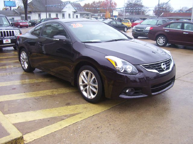 Nissan Altima 2010 photo 1