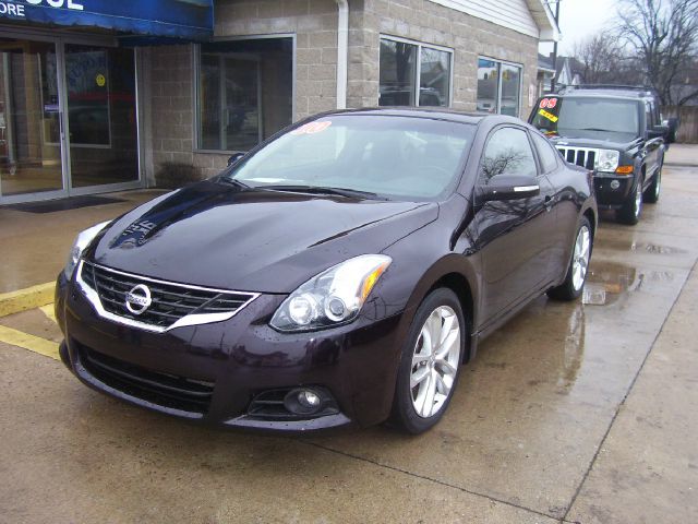 Nissan Altima 2010 photo 2