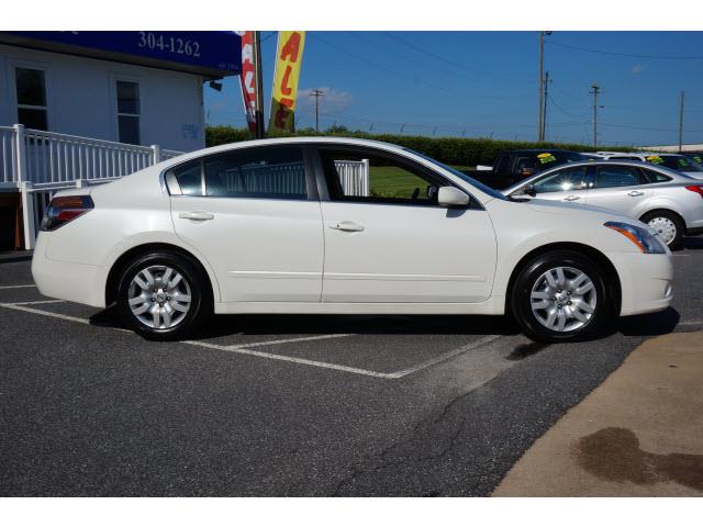 Nissan Altima 2010 photo 3
