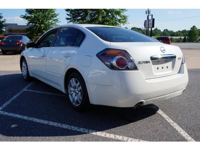 Nissan Altima 2010 photo 4