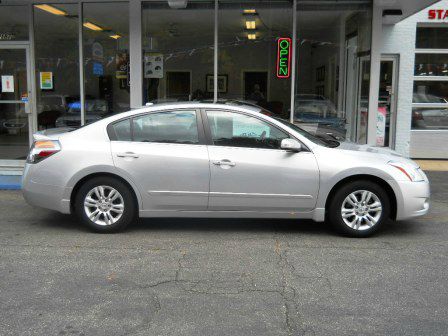 Nissan Altima 2010 photo 2