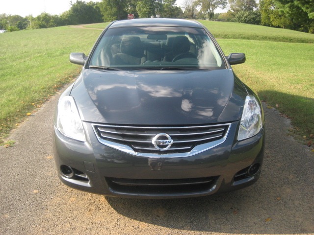 Nissan Altima 2010 photo 4