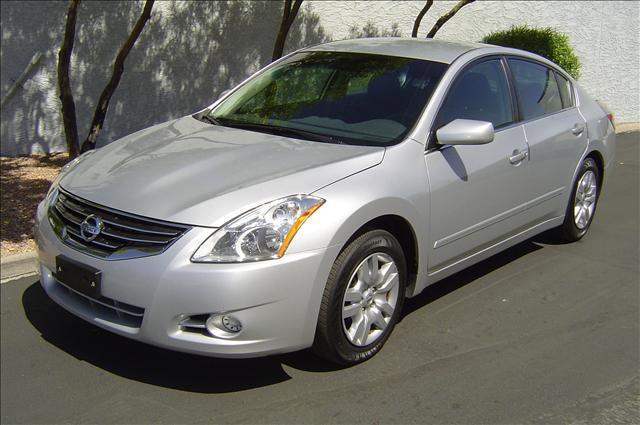 Nissan Altima 2010 photo 1
