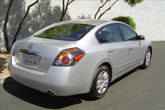 Nissan Altima 2010 photo 4