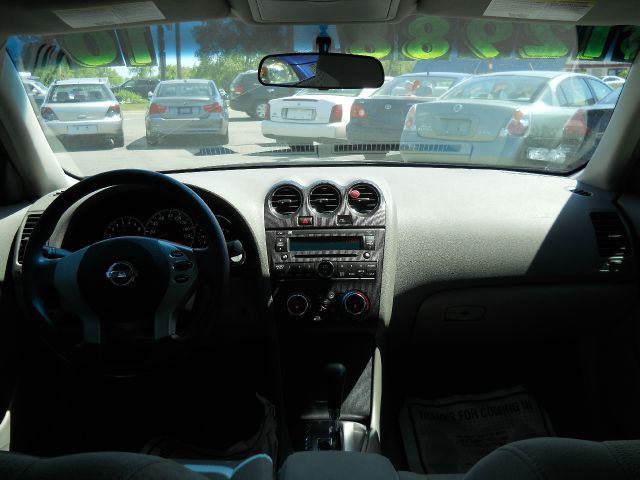 Nissan Altima 2010 photo 4