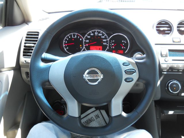 Nissan Altima 2010 photo 7