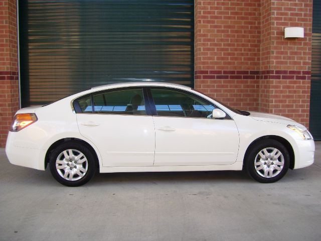 Nissan Altima 2010 photo 3