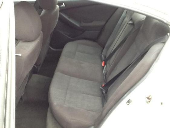 Nissan Altima 2010 photo 2