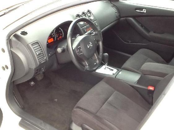 Nissan Altima 2010 photo 3