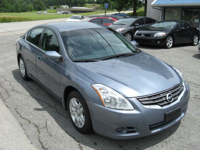 Nissan Altima 2010 photo 1
