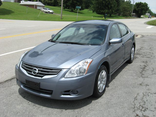Nissan Altima 2010 photo 2