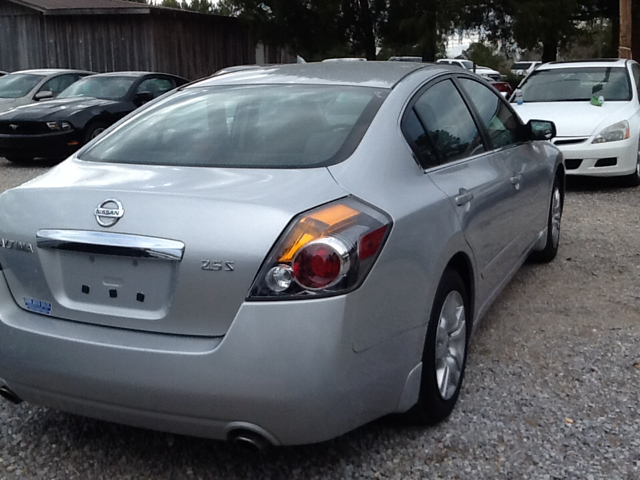 Nissan Altima Pickupslt Quad Cab SWB 4WD 4x4 Truck Sedan