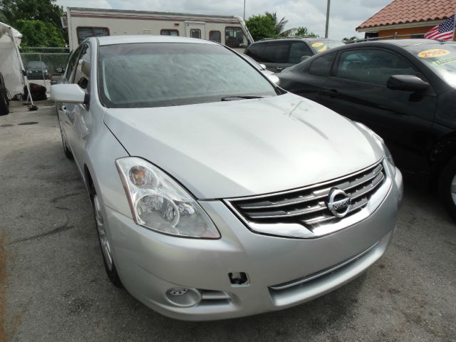 Nissan Altima 2010 photo 1