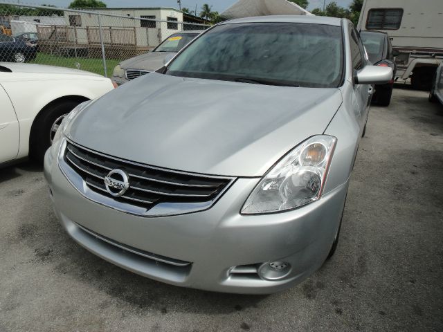 Nissan Altima 2010 photo 2