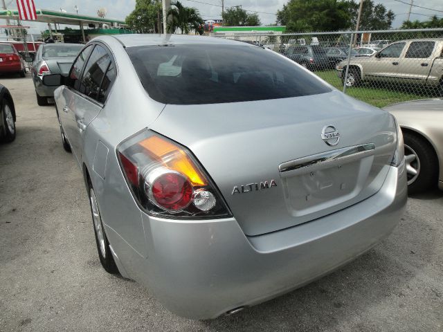 Nissan Altima 2010 photo 4