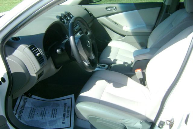 Nissan Altima 2010 photo 10
