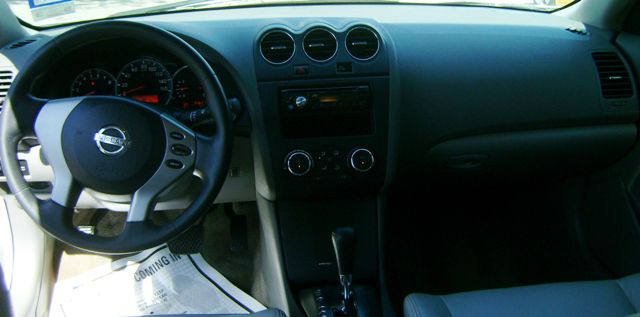Nissan Altima 2010 photo 14