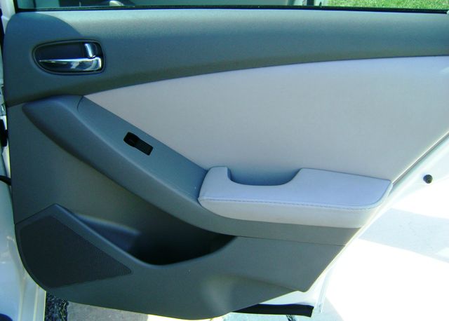 Nissan Altima 2010 photo 17