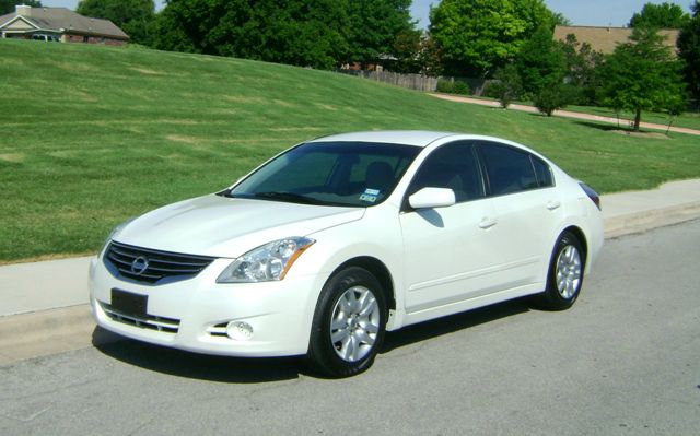 Nissan Altima 2010 photo 4