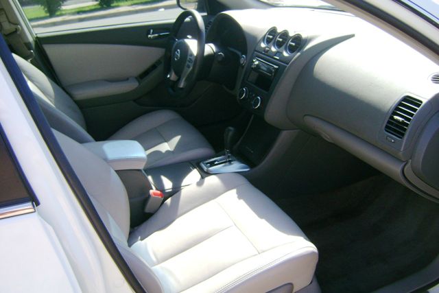 Nissan Altima 2010 photo 8