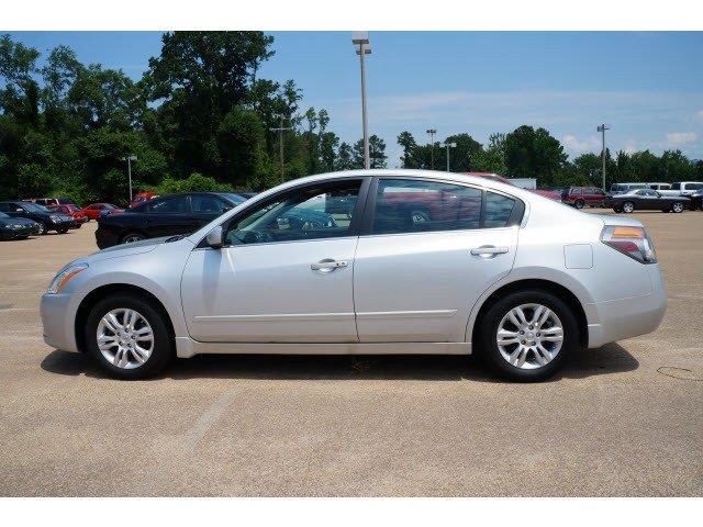 Nissan Altima 2010 photo 3