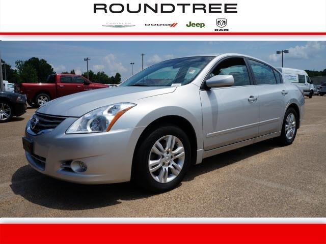 Nissan Altima 2010 photo 4