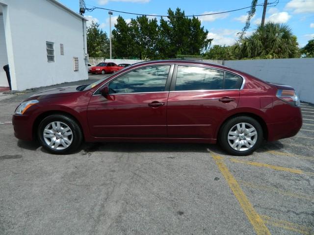 Nissan Altima 2010 photo 4