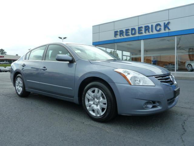 Nissan Altima Pickupslt Quad Cab SWB 4WD 4x4 Truck Sedan