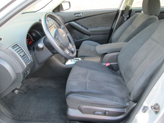 Nissan Altima Pickupslt Quad Cab SWB 4WD 4x4 Truck Sedan