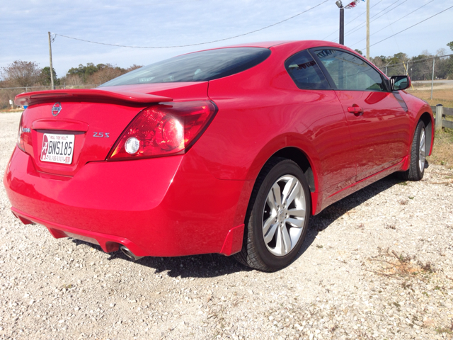 Nissan Altima 2010 photo 1