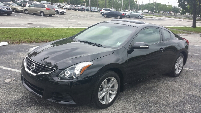 Nissan Altima 2010 photo 1