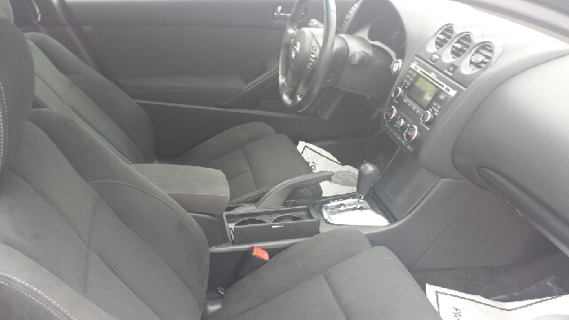 Nissan Altima 2010 photo 4
