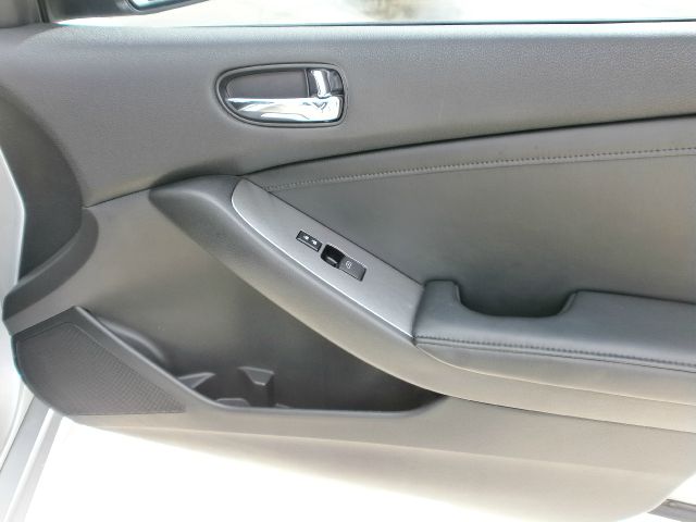 Nissan Altima 2010 photo 5