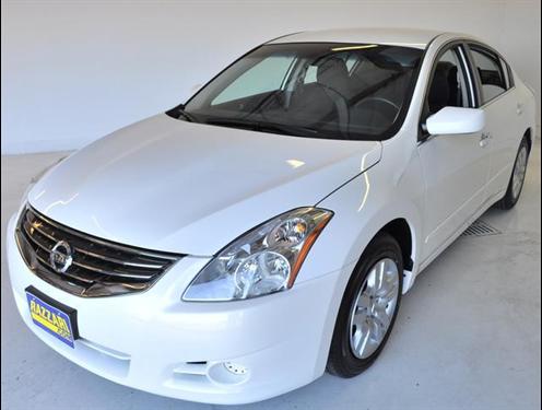 Nissan Altima 2011 photo 2